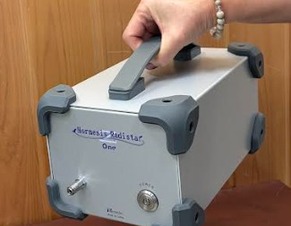 ラディスター Z-Oneを持ち運ぶ様子